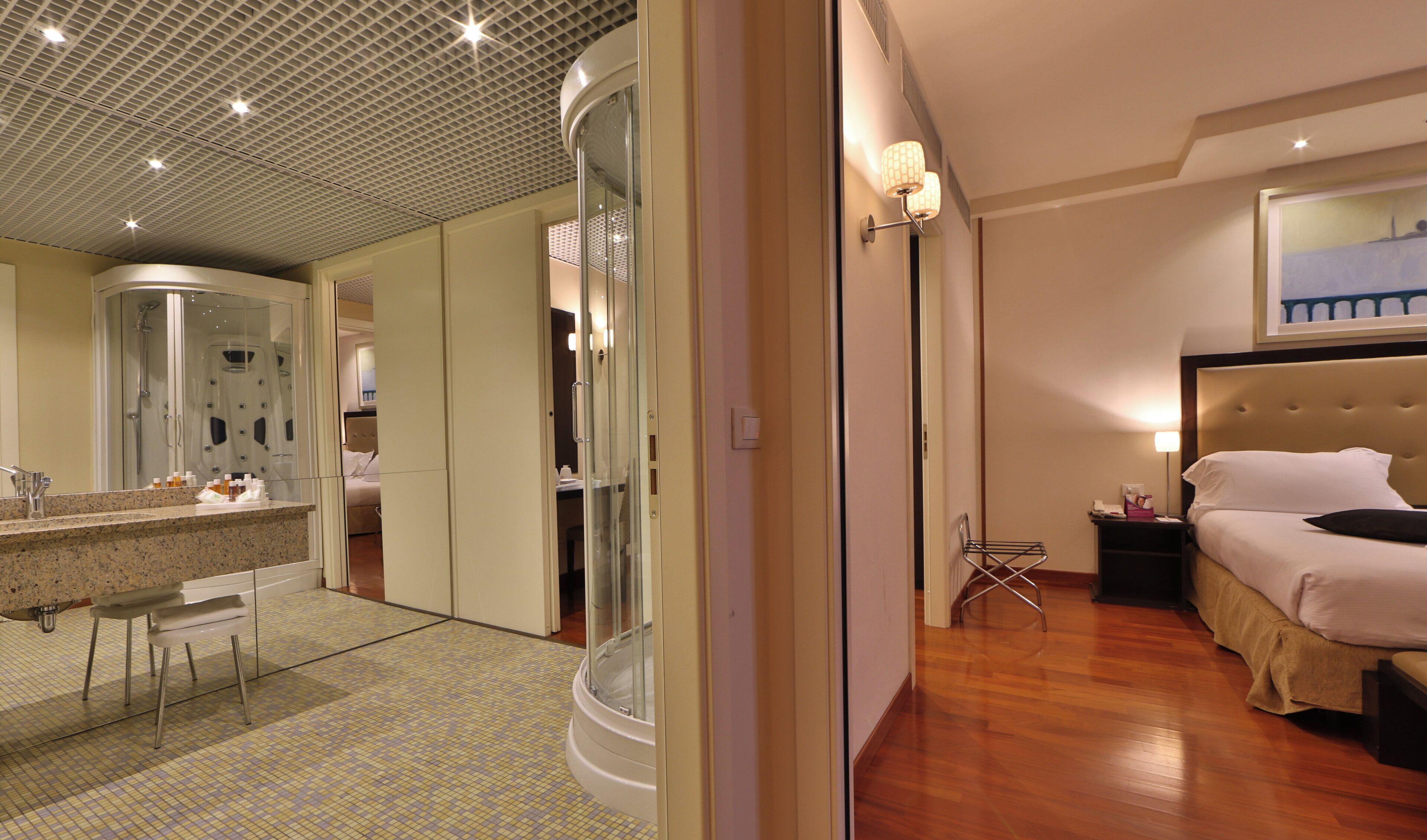 Photo - Crowne Plaza Venice East by IHG