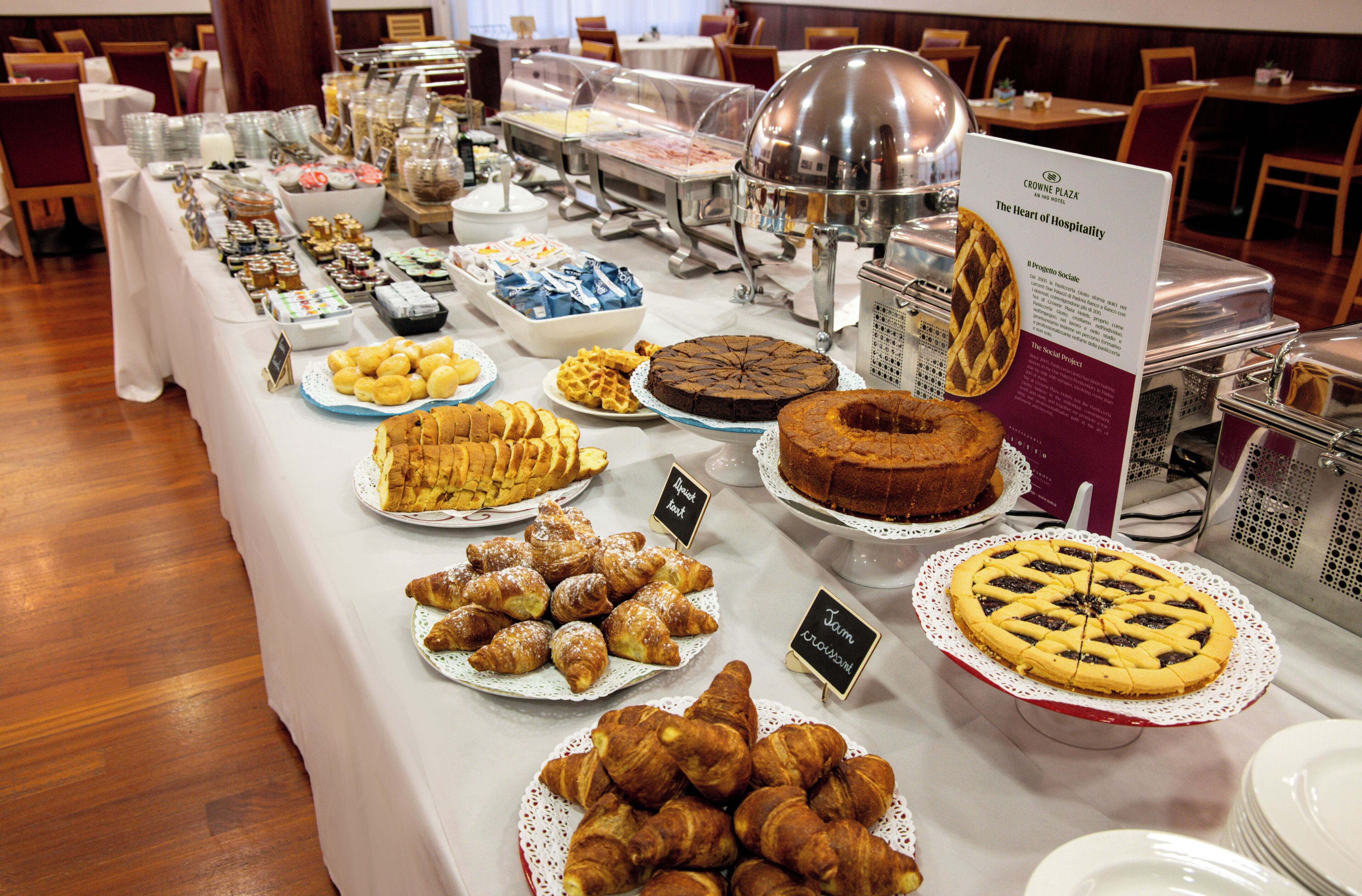 Petit déjeuner continental servi tous les jours en supplément