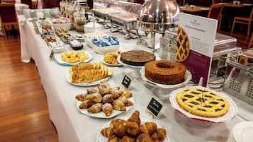 Petit déjeuner continental servi tous les jours en supplément