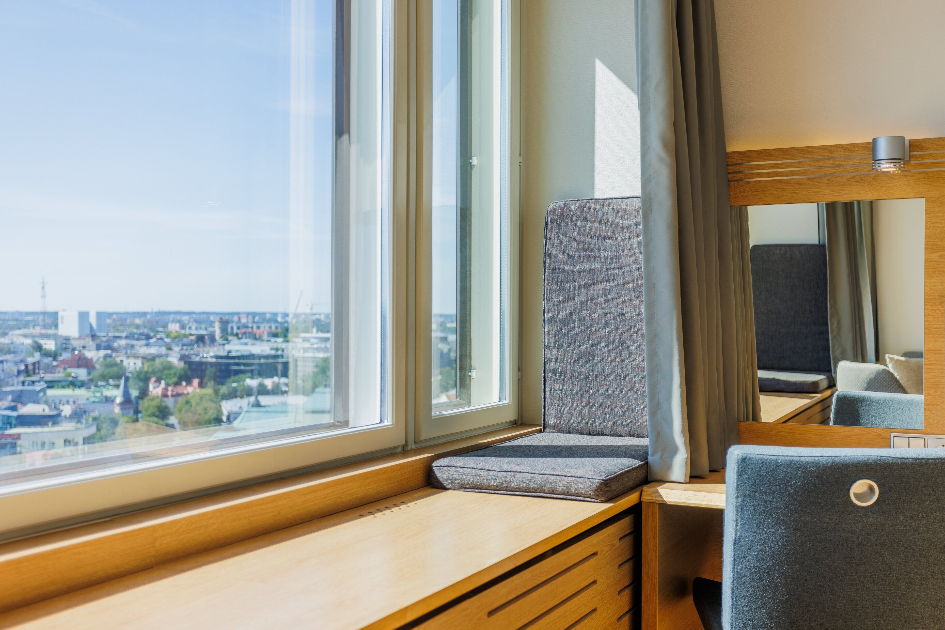 standard twin room (with sofabed) | hypo-allergenic bedding, minibar, desk, iron/ironing board