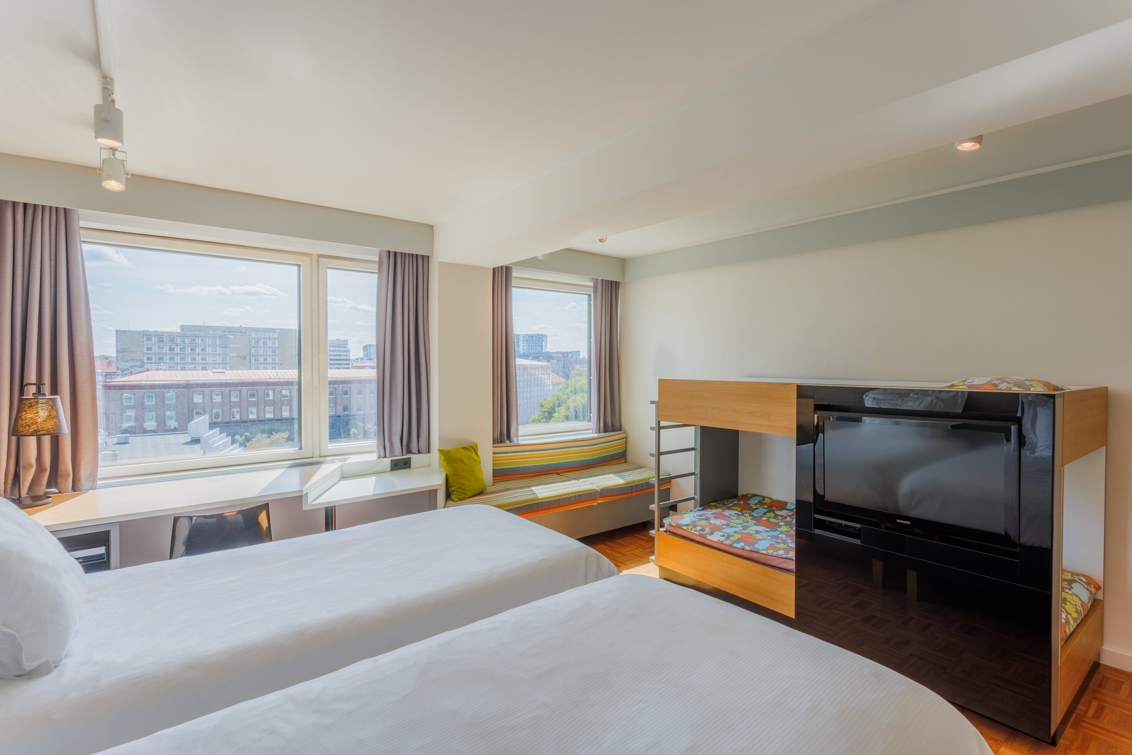 standard twin room (extra bed possibility) | hypo-allergenic bedding, minibar, desk, iron/ironing board