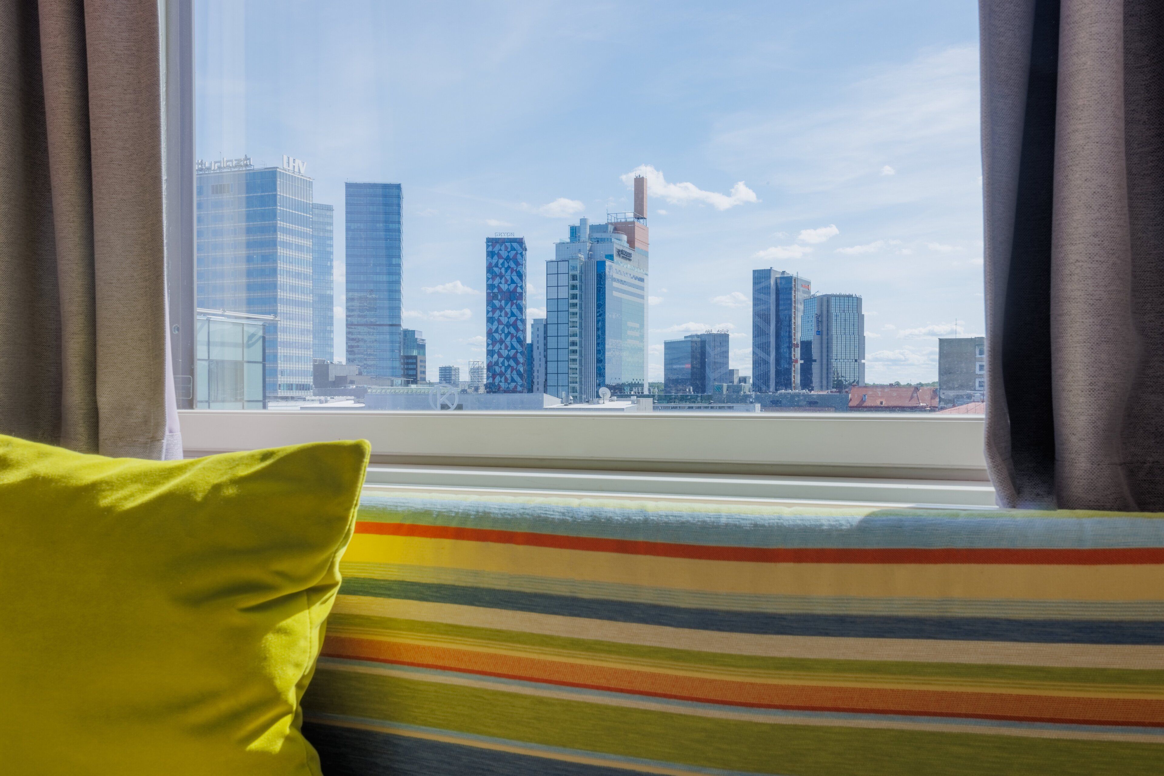 標準雙床房 (Extra bed possibility) | 防敏寢具、迷你吧、書桌、熨斗/熨衫板