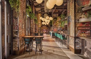 3 间酒吧/酒廊、2 间池畔酒吧