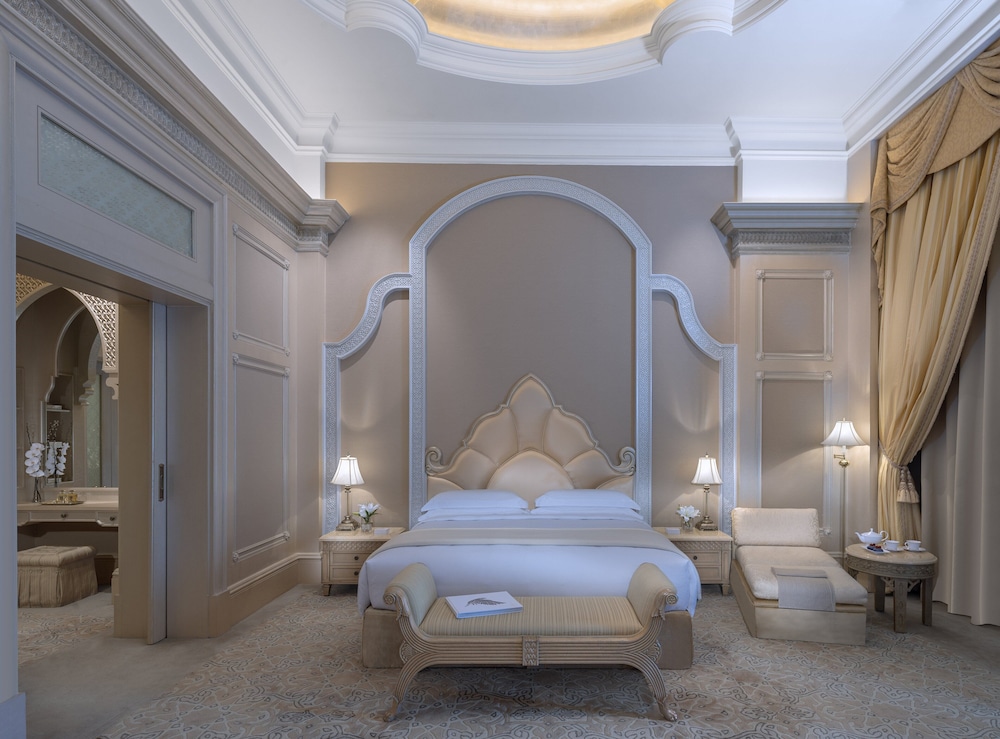 Emirates Palace Mandarin Oriental by null