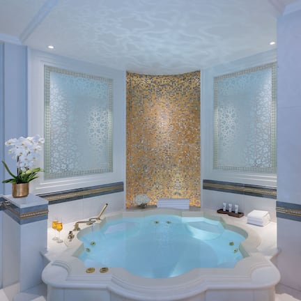 Royal Suite | Bathroom | Separate tub and shower, designer toiletries, hair dryer, bathrobes