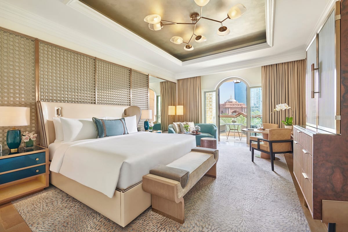 1 bedroom, premium bedding, minibar, in-room safe