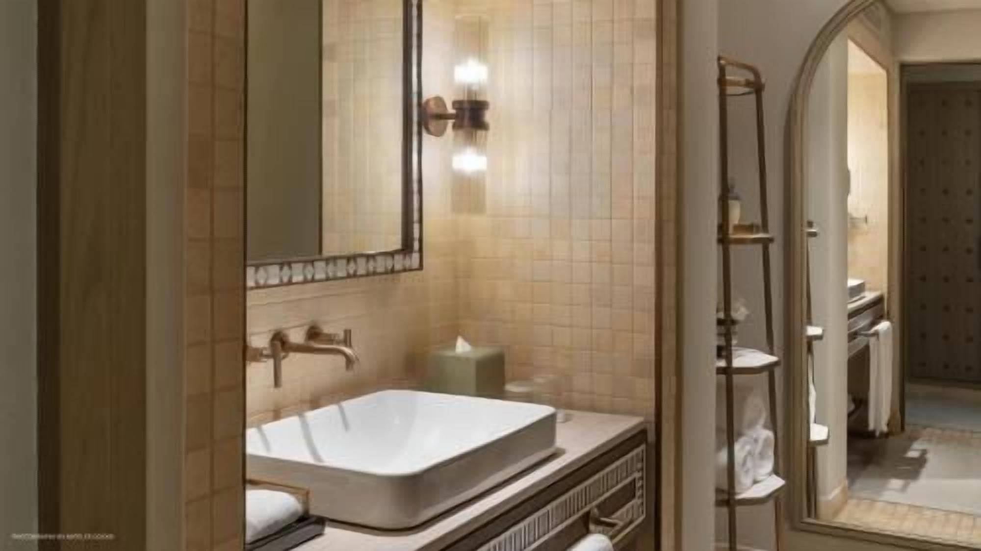 Salle de bain | Ensemble douche/baignoire, articles de toilette gratuits, sèche-cheveux