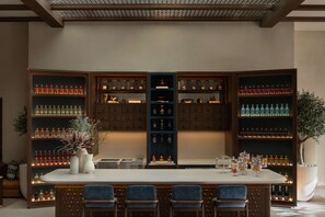 4 restaurants; breakfast, lunch and dinner served  - Bab Al Shams (Dubai)