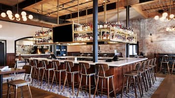 Det finns lunch och middag