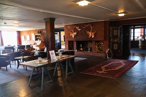 2 barer/lounger och lobbylounge