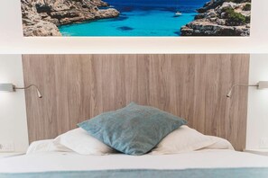 Piscine extérieure (ouverte en saison), chaises longues