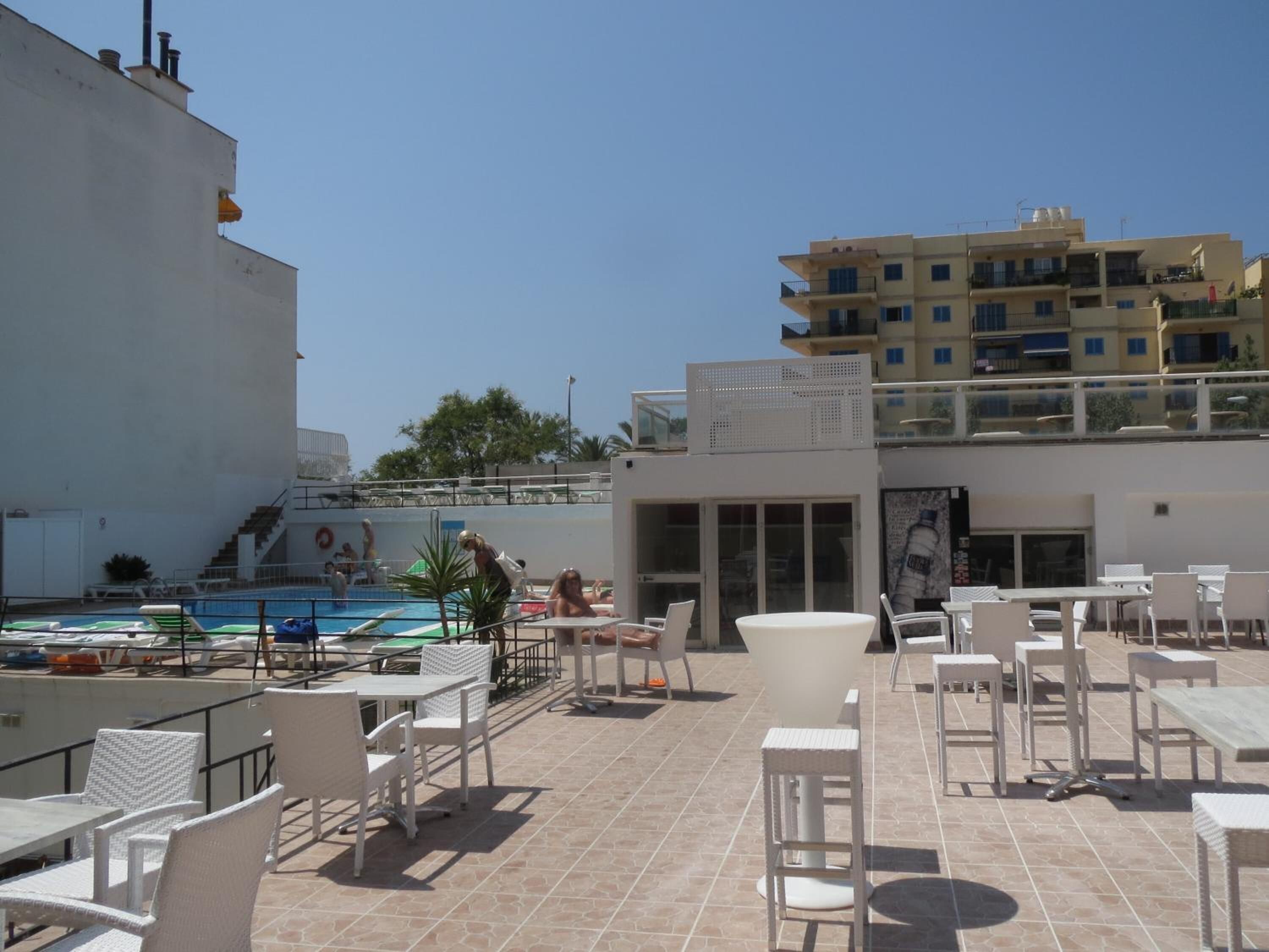 outdoor pool, pool loungers