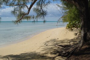 Beach nearby, motor boating - Waterway Condos (Nassau)