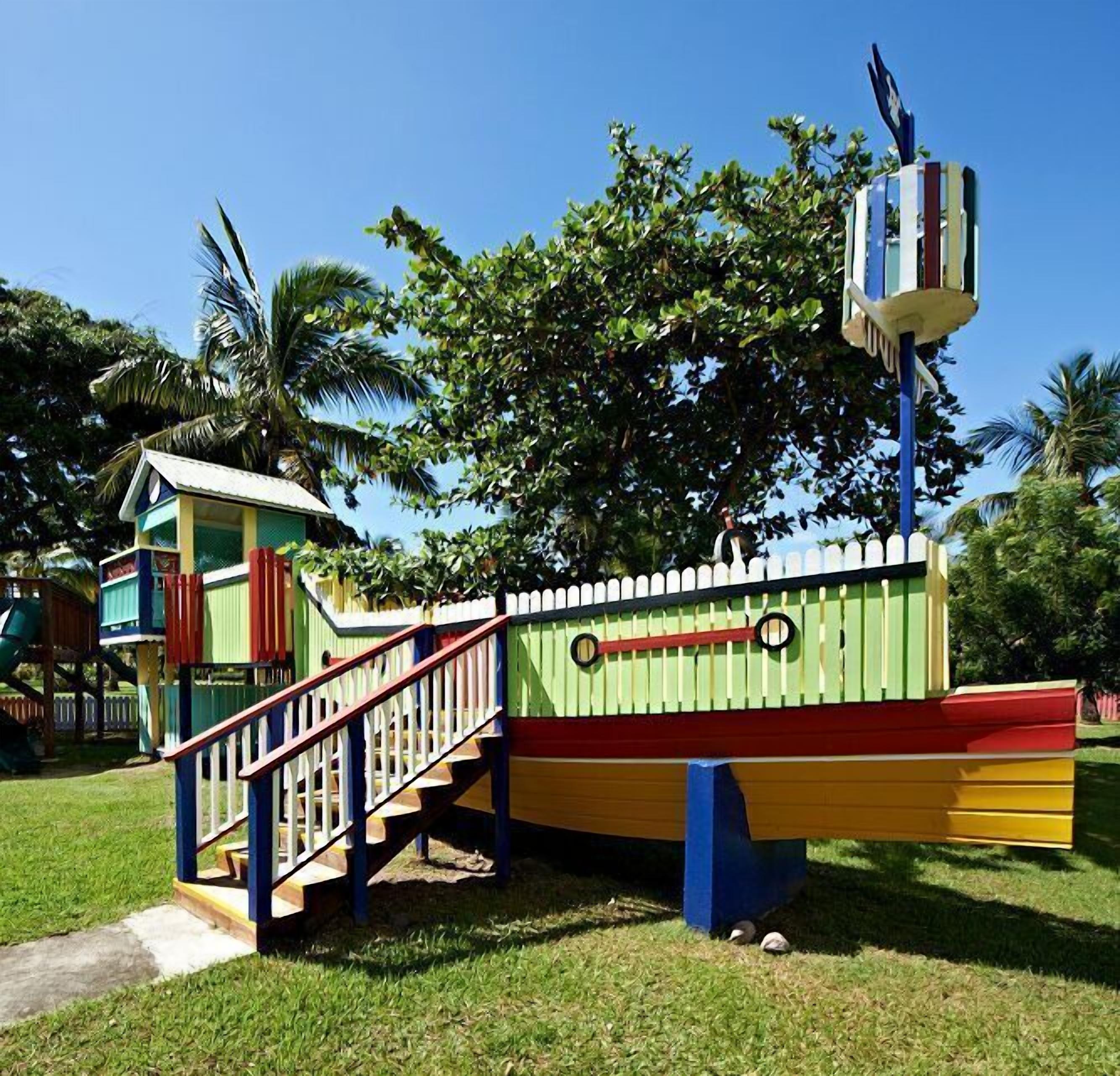 Tempat bermain anak - outdoor