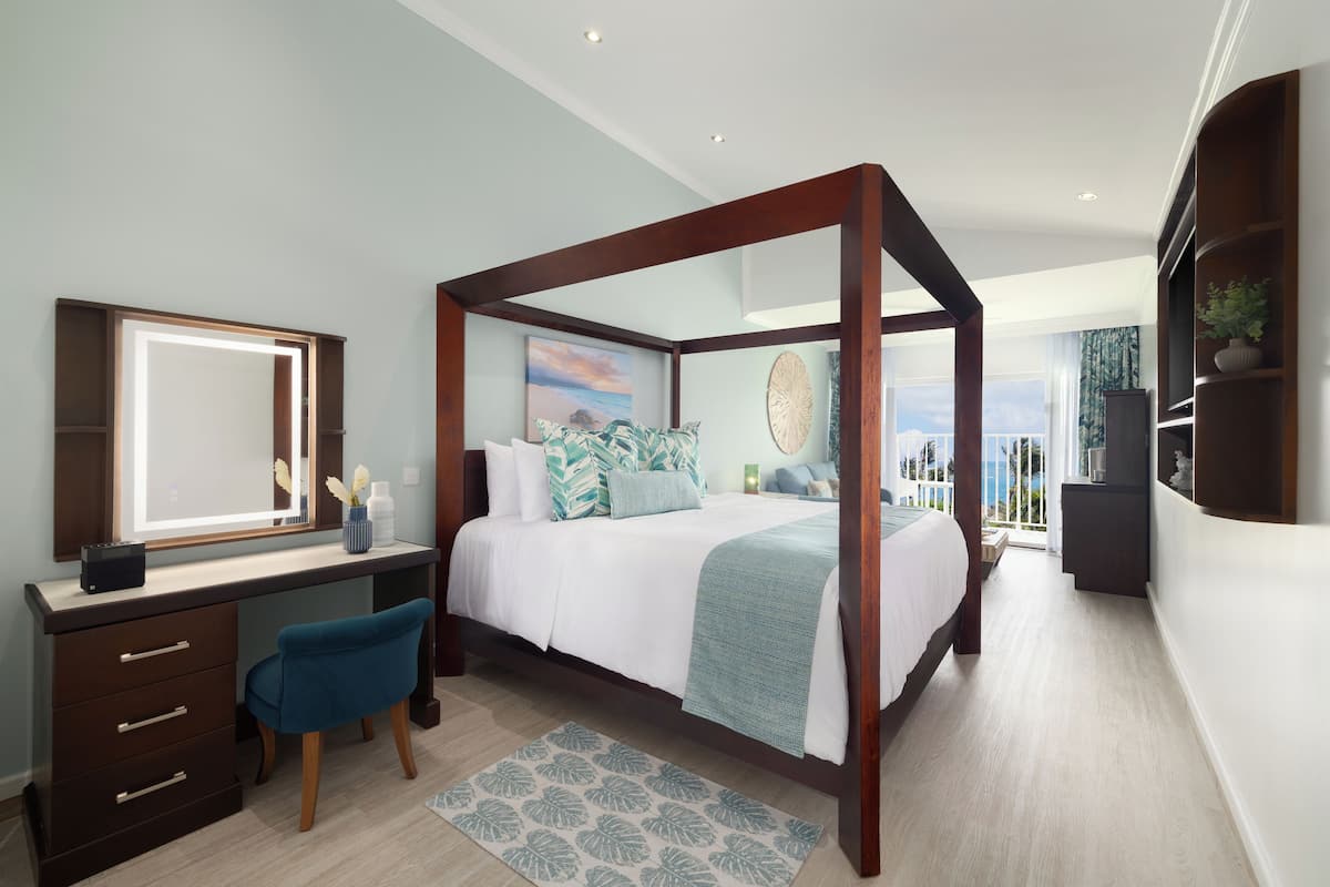 Harmony Concierge Junior Suite Ocean view - Adult Only | 高档床上用品、客房内保险箱、办公桌、遮光窗帘