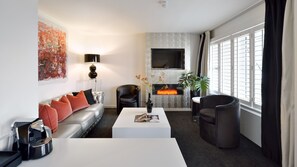 Premium bedding, in-room safe, desk, blackout curtains - Van Der Valk Hotel 's-Hertogenbosch - Vught (Vught)