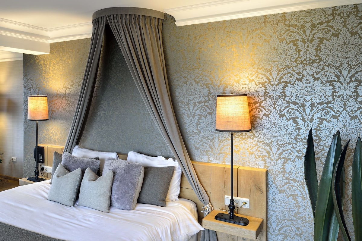 royal suite | 1 bedroom, premium bedding, in-room safe, desk