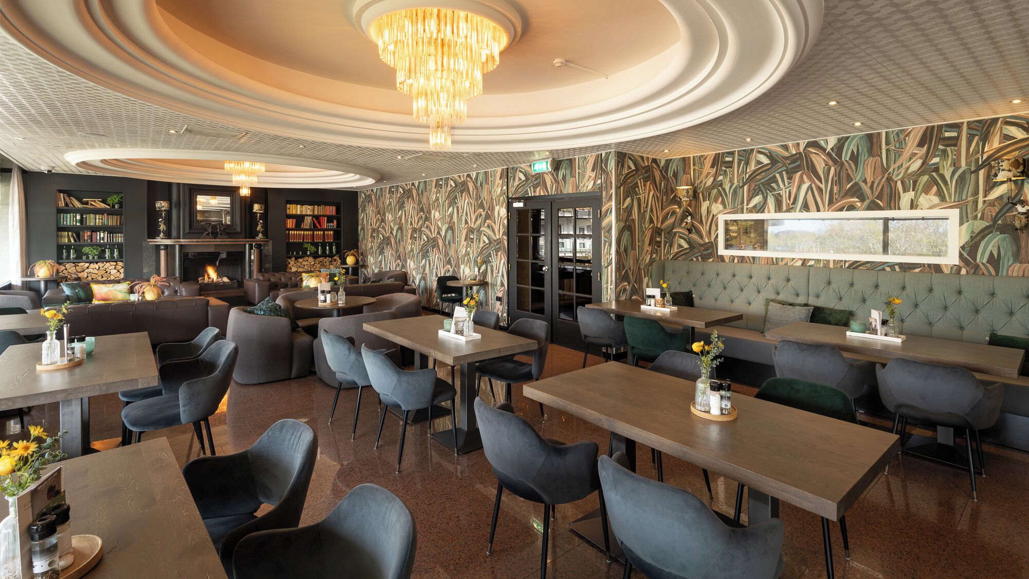 ロビーラウンジ