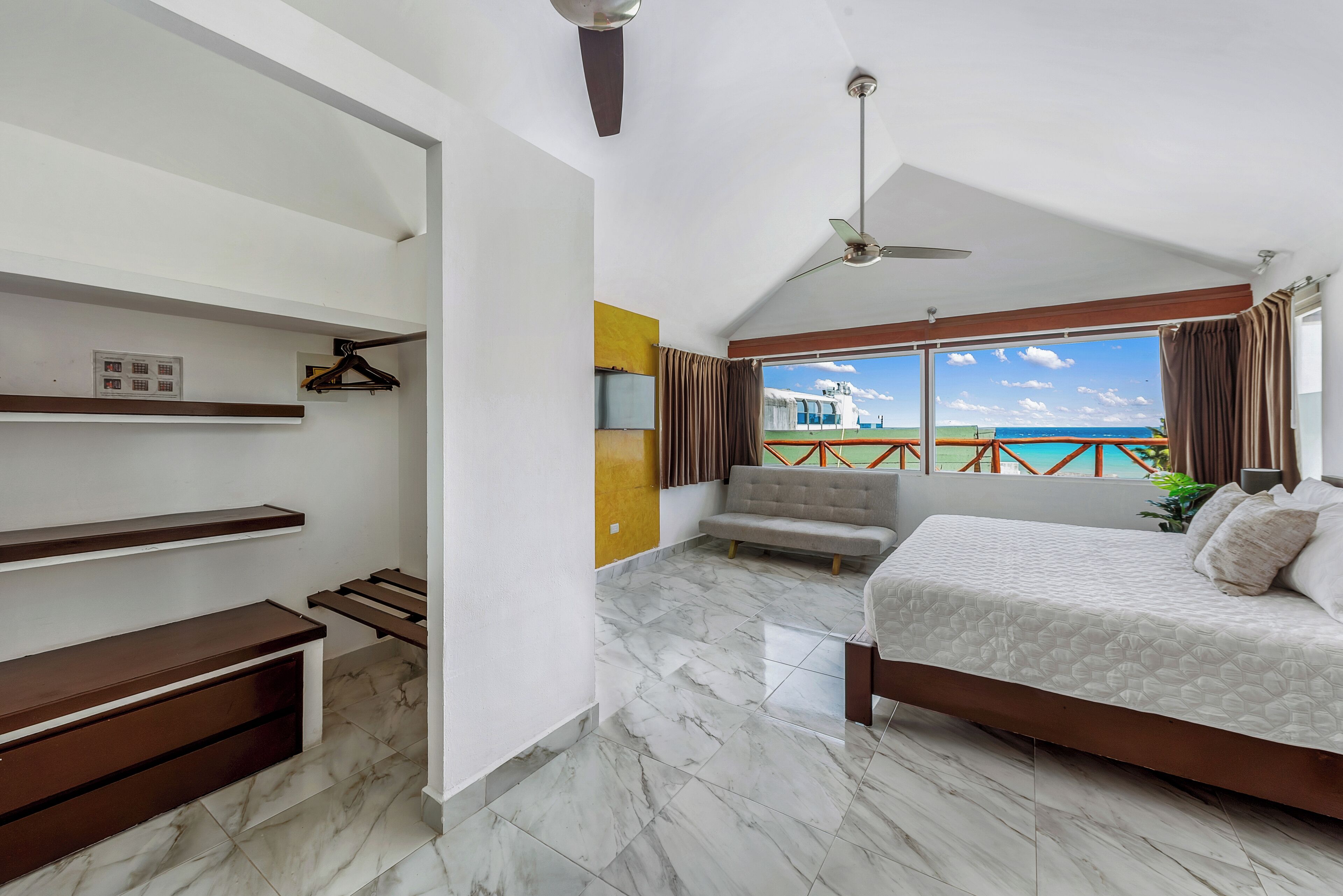 Foto - Illusion Boutique Near Beach