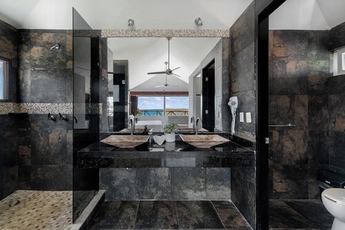Illusion Boutique Hotel 