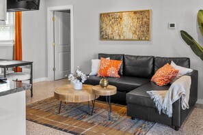 The Captiva Suite | Living area | Flat-screen TV - Captiva Beach Resort (Siesta Key)