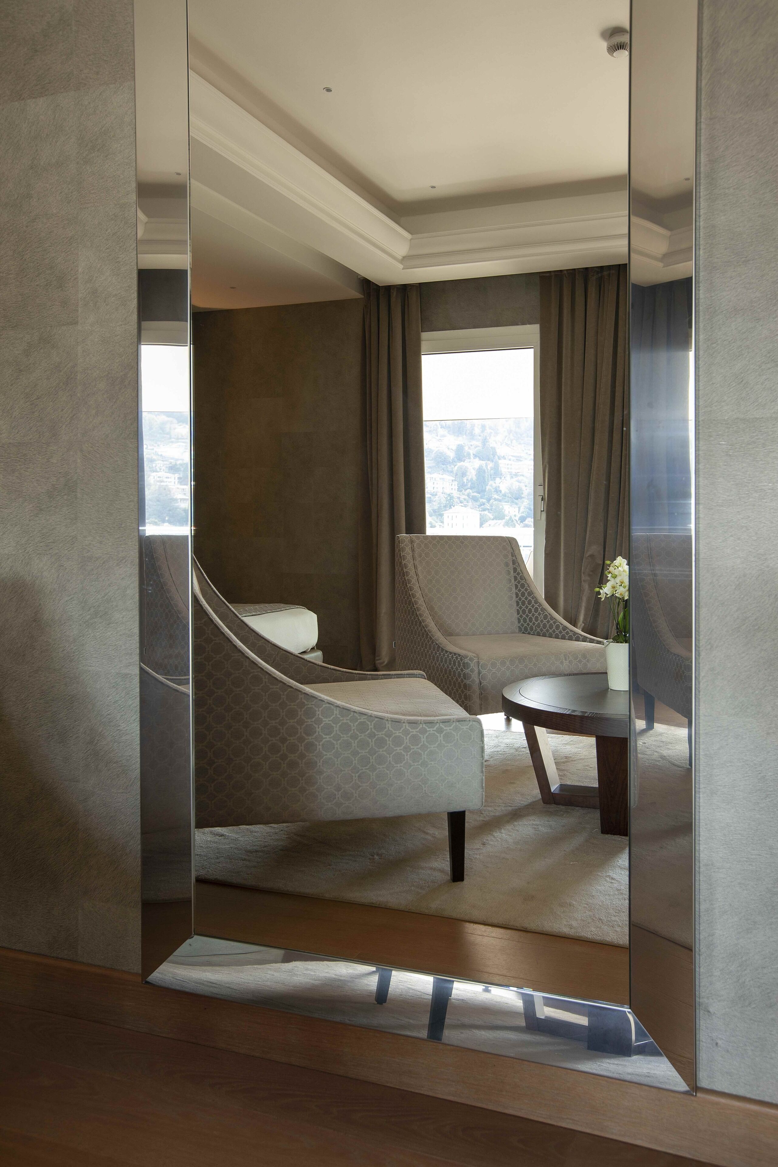 suite, mountain view, corner | premium bedding, down duvets, minibar, in-room safe