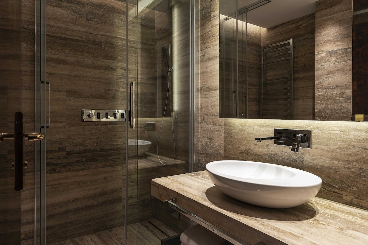 free toiletries, hair dryer, bidet, towels