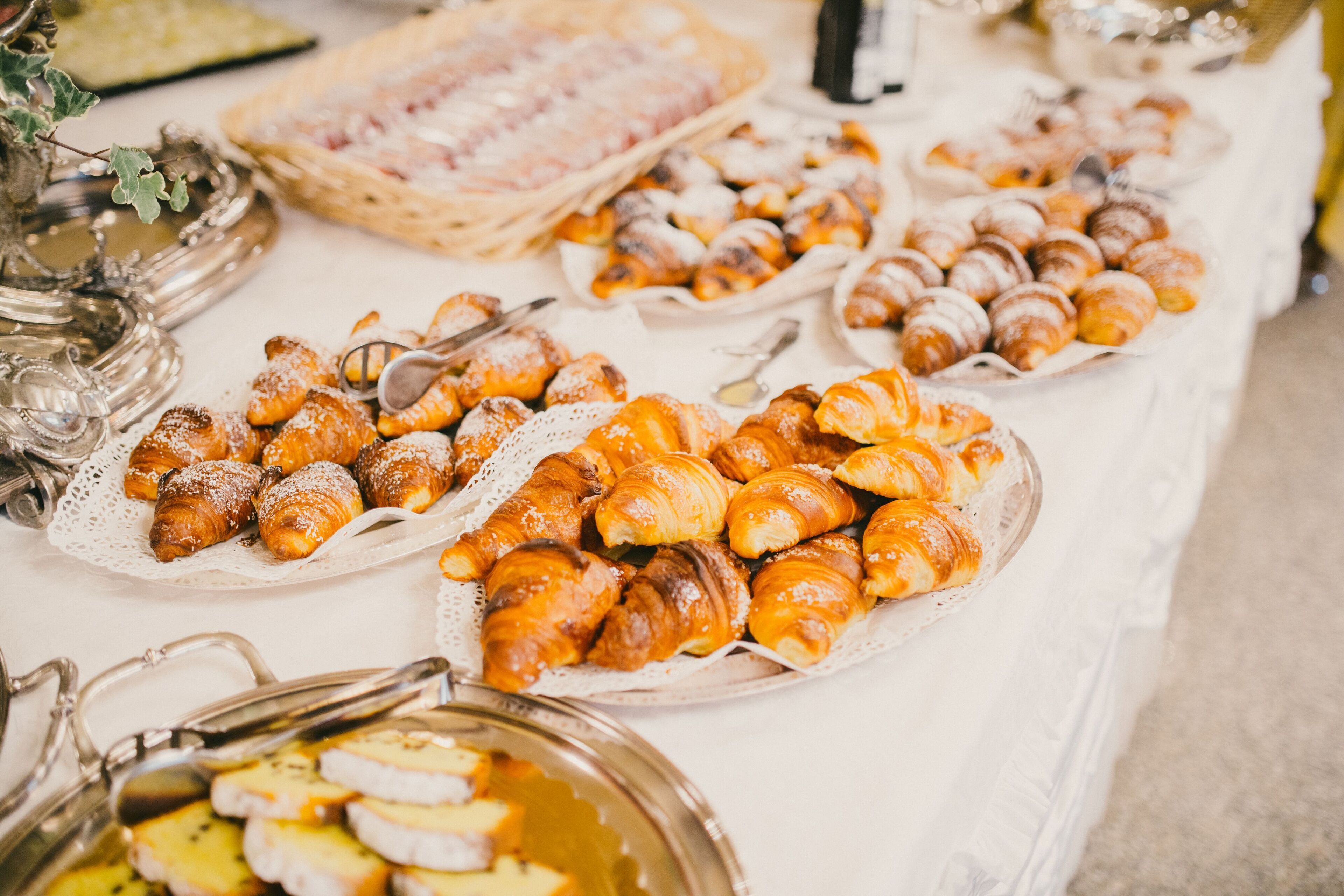 含每日吃到飽早餐