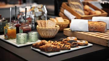 Daily buffet breakfast for a fee