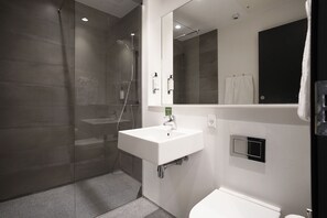 Kamar Keluarga, 1 Tempat Tidur Double | Kamar mandi | Shower, pengering rambut,  dan handuk