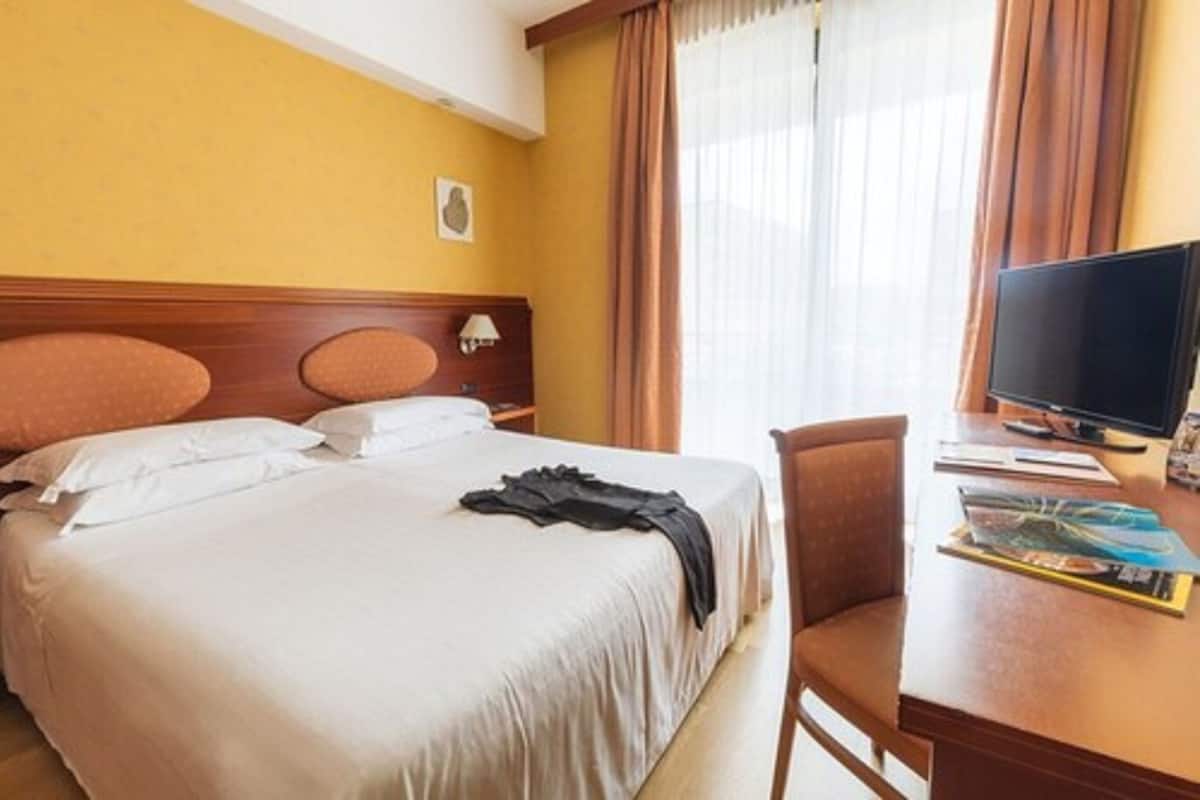 Minibar, coffres-forts dans les chambres, bureau, chambres insonorisées