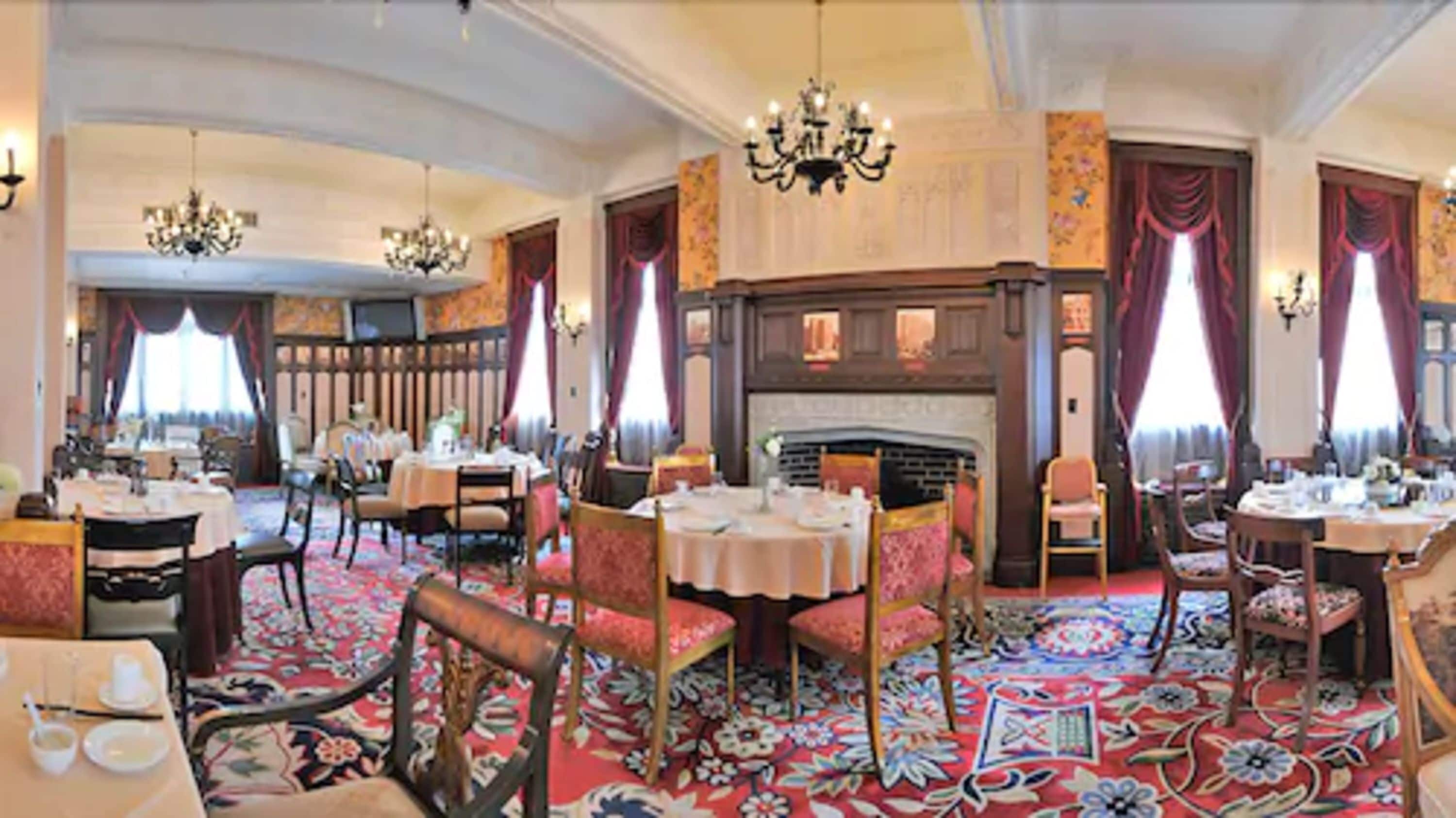 daily buffet breakfast (cny 173 per person)