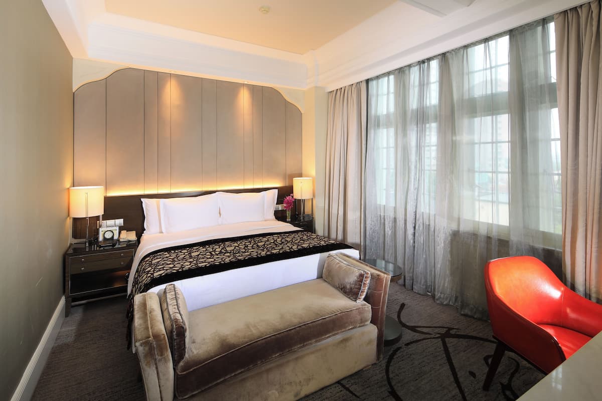 Cathay Building King Room No window | 1 bedroom, down duvets, minibar, in-room safe
