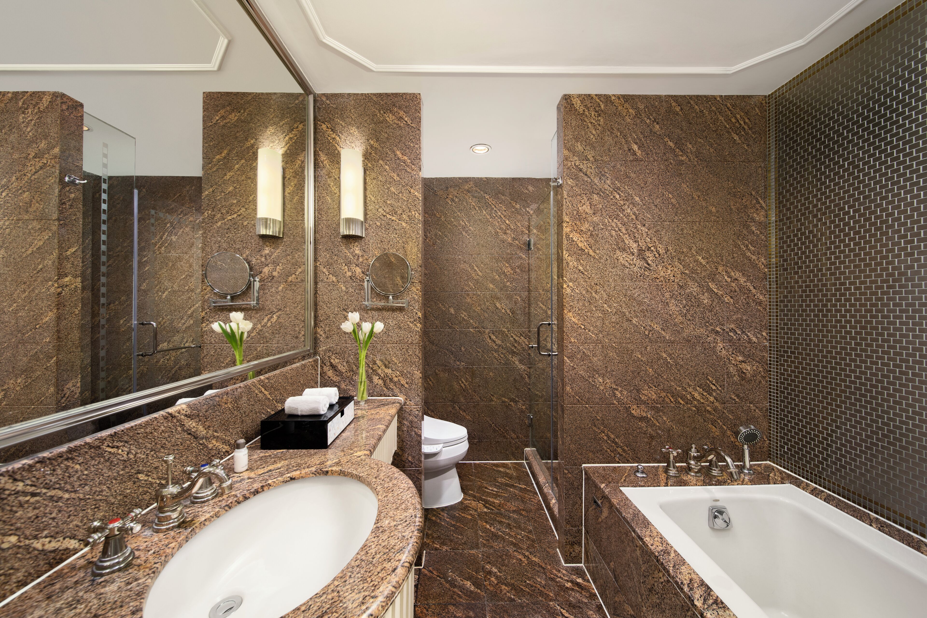 separate bathtub and shower, rainfall showerhead, free toiletries