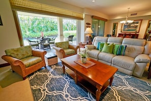 Premium-pientalo, 3 makuuhuonetta (Lehua) | Oleskelualue | Taulutelevisio