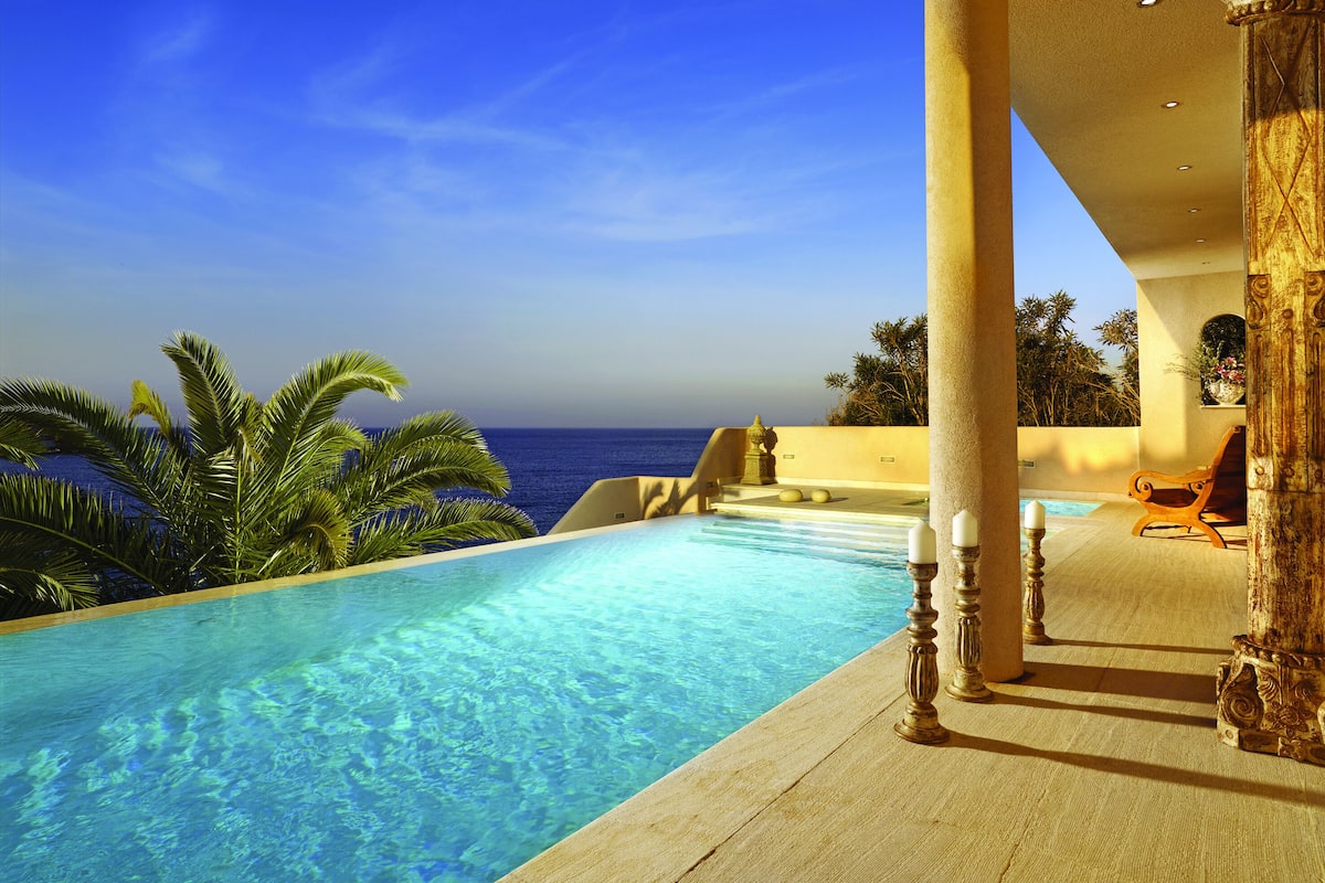 Royal Two-Bedroom Villa with Private Pool | 3 bedrooms, in-room safe, soundproofing, free WiFi