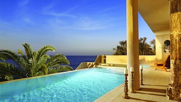 Royal Two-Bedroom Villa with Private Pool | In-room safe, soundproofing, free WiFi, bed sheets