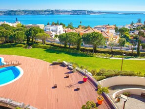 In-room safe, blackout curtains, soundproofing, iron/ironing board - MS Aparthotel (Oeiras)