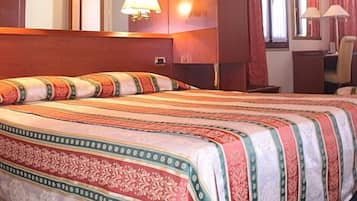 Minibar, una cassaforte in camera, una scrivania, Wi-Fi gratuito