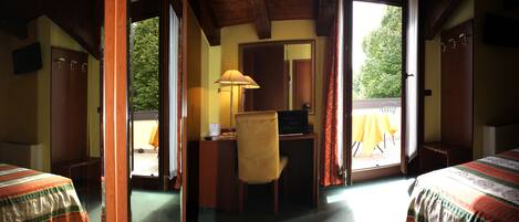 Kamar Single | Minibar, brankas, meja kerja, dan Wi-Fi gratis