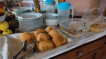 Se ofrece un desayuno continental (10 EUR por persona)