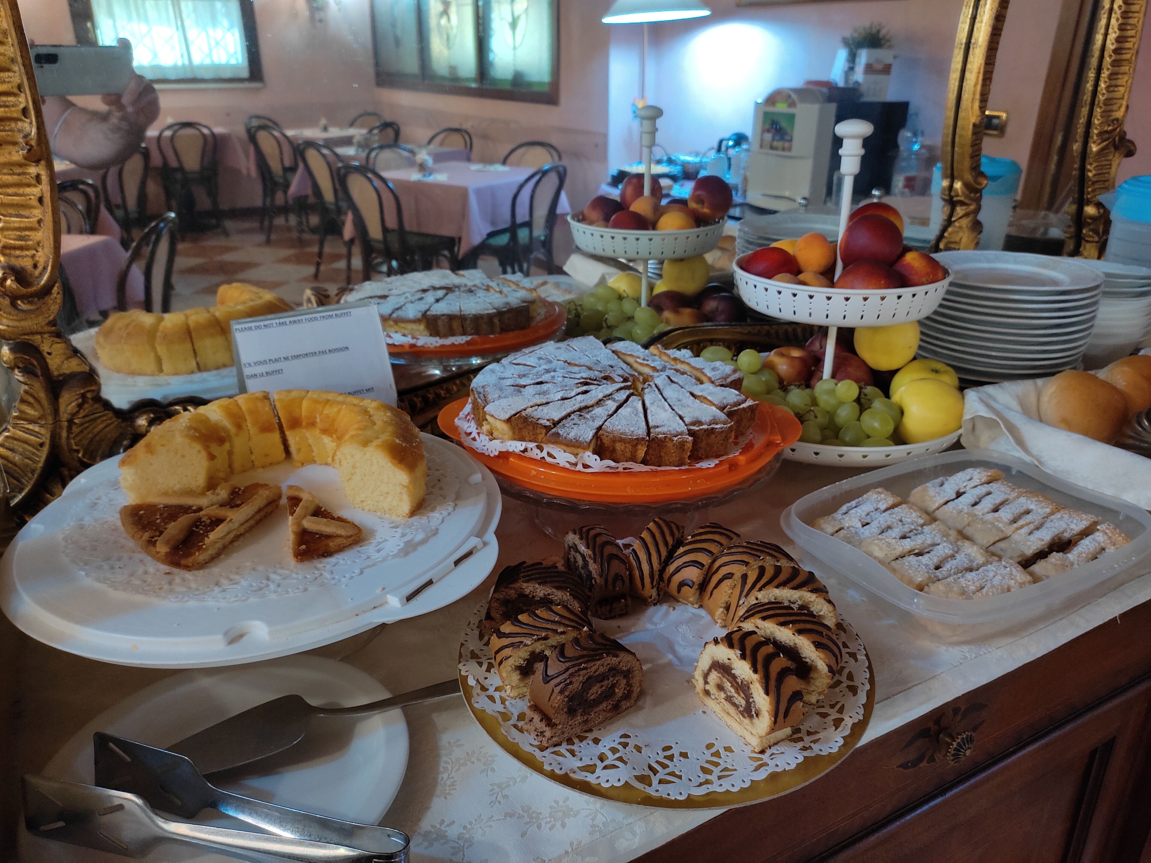 daily continental breakfast (eur 10 per person)