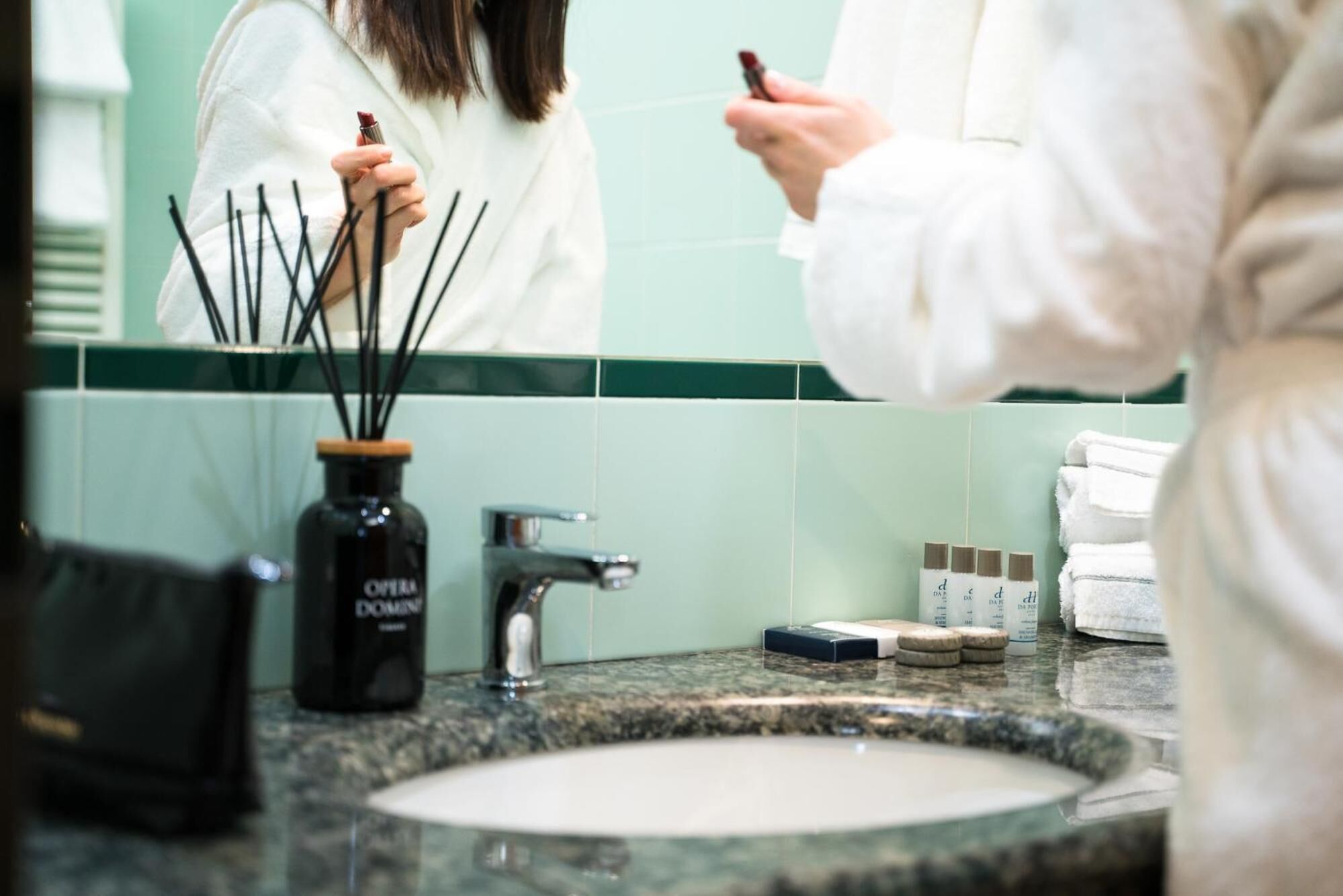 shower, free toiletries, hair dryer, bidet