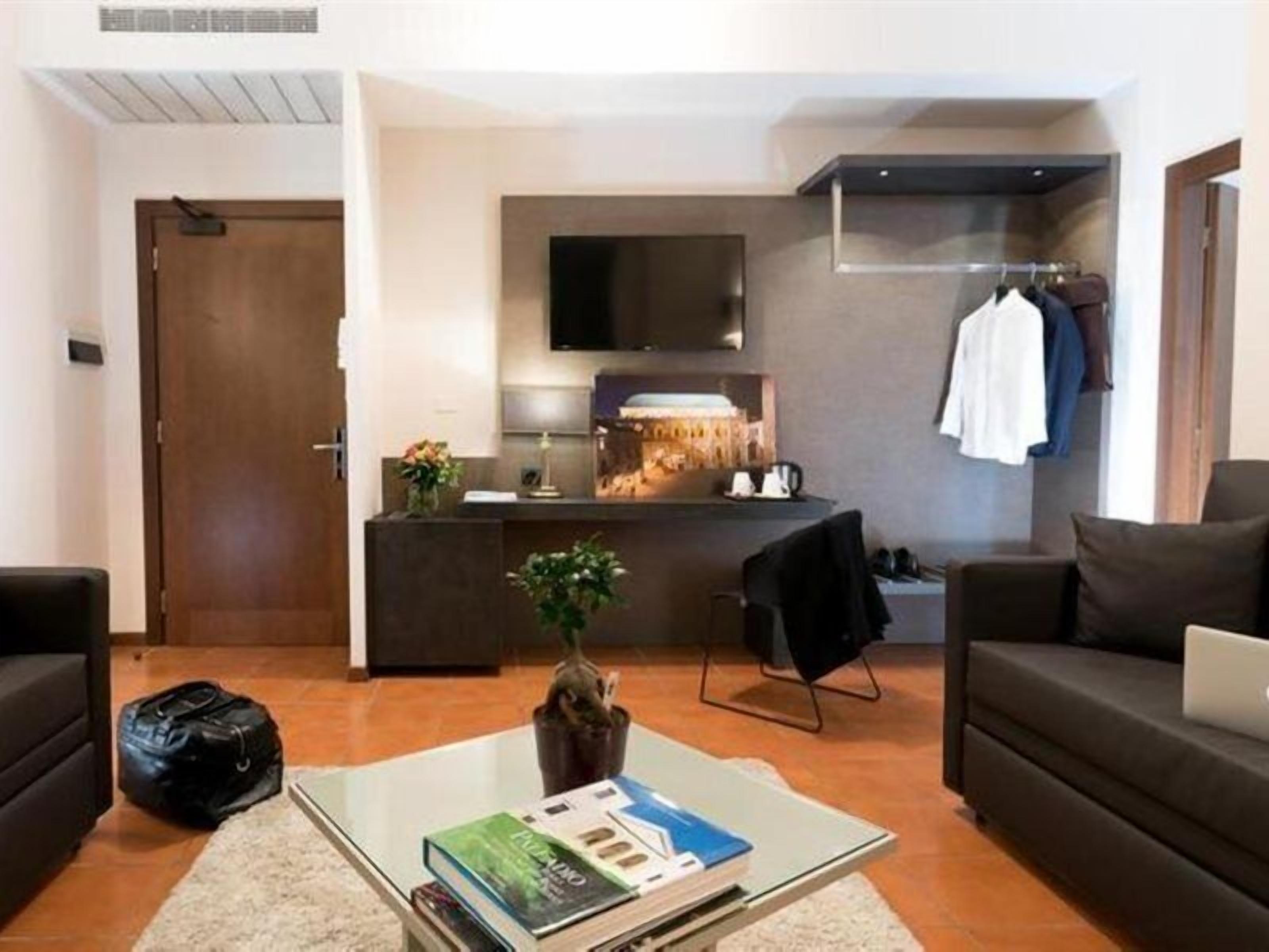 28-inch lcd tv with satellite channels, tv