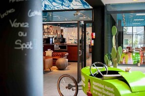 Lobby - Park & Suites Elegance Grenoble (Grenoble)