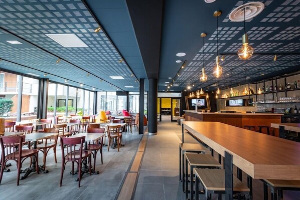 Bar (on property) - Park & Suites Elegance Grenoble (Grenoble)