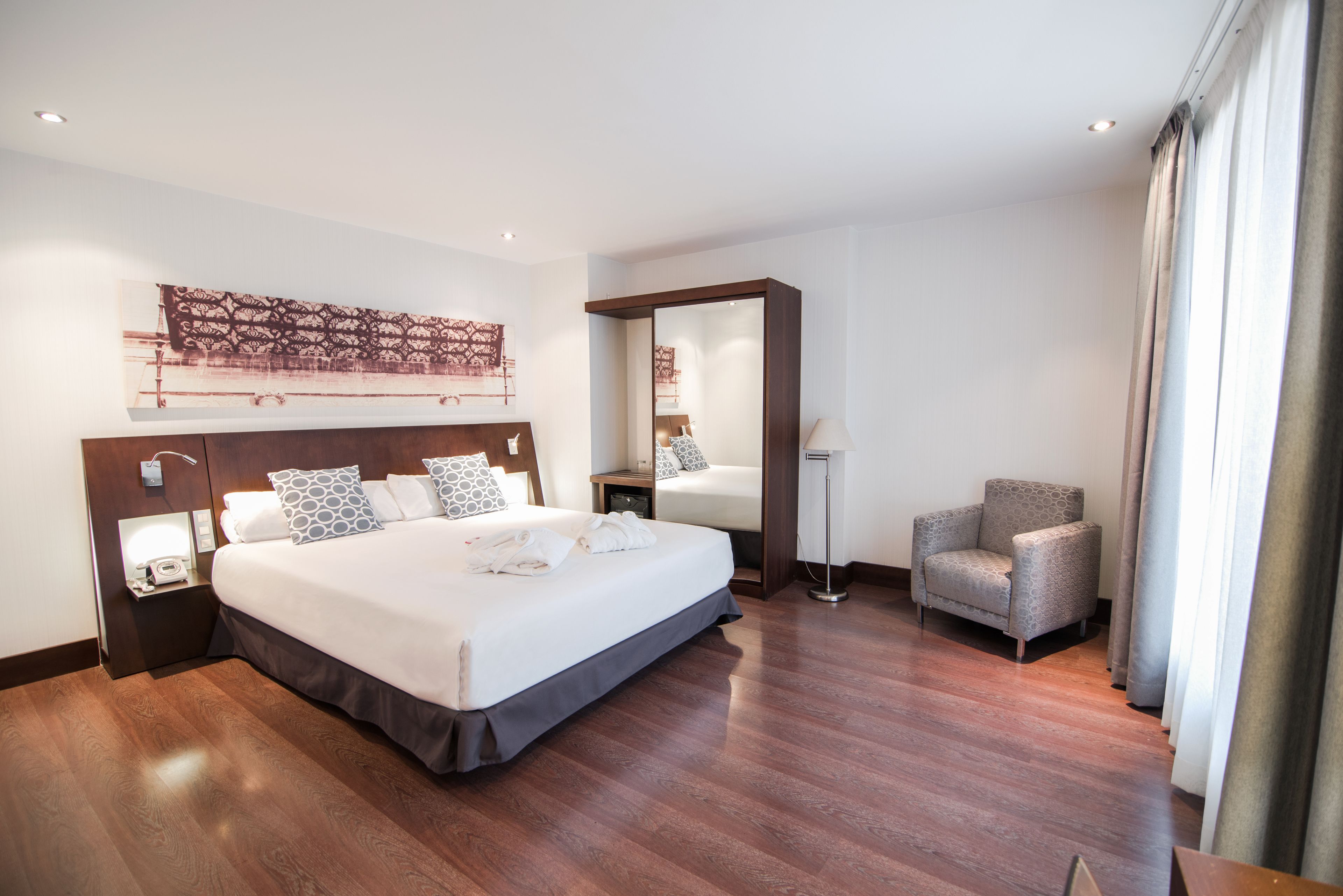 double room, terrace | minibar, in-room safe, desk, blackout curtains