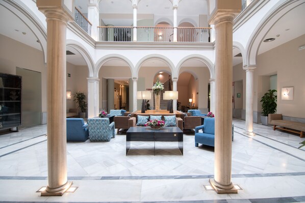 Lobby sitting area - Petit Palace Marqués Santa Ana (Seville)