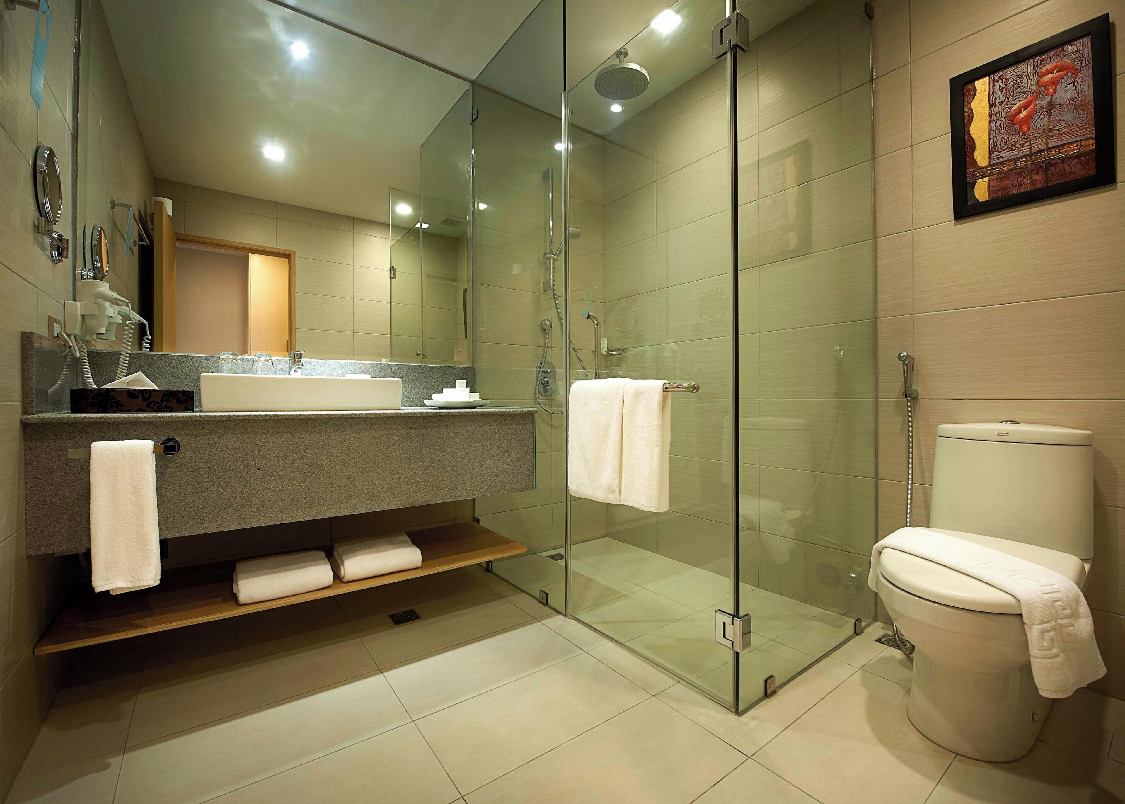 Photo - Berjaya Makati Hotel