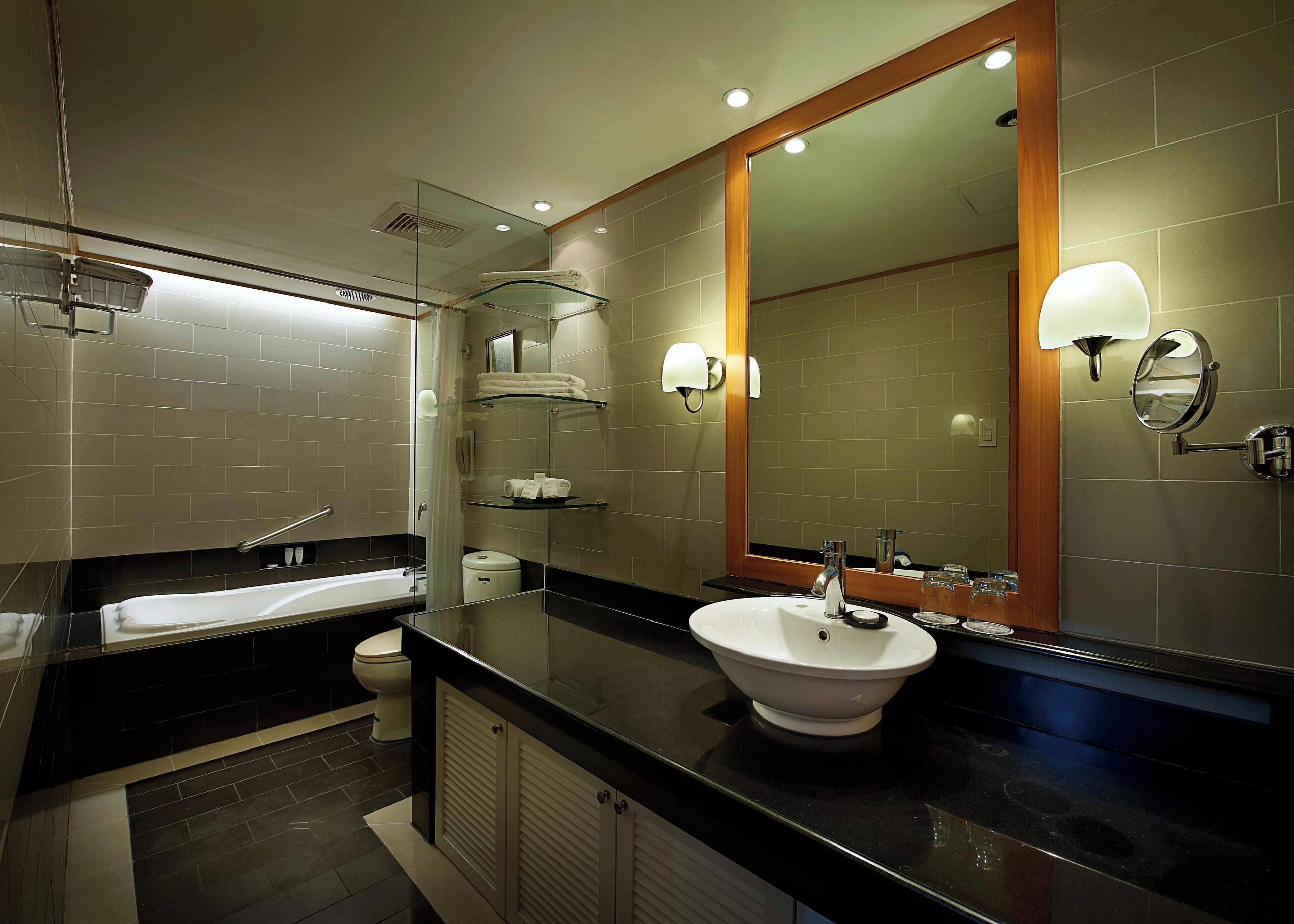 Photo - Berjaya Makati Hotel